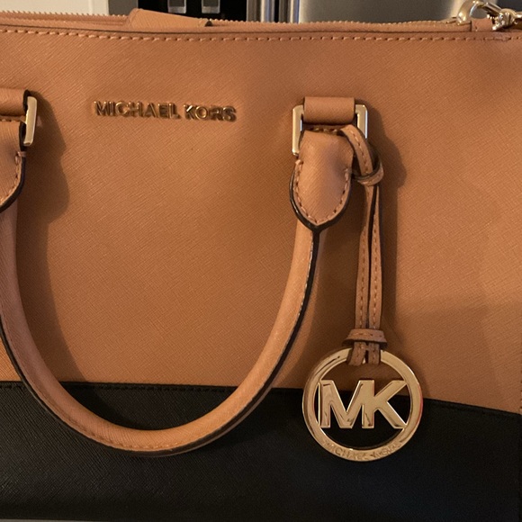 Michael Kors Two Toned Leather Handbag - Picture 2 of 11